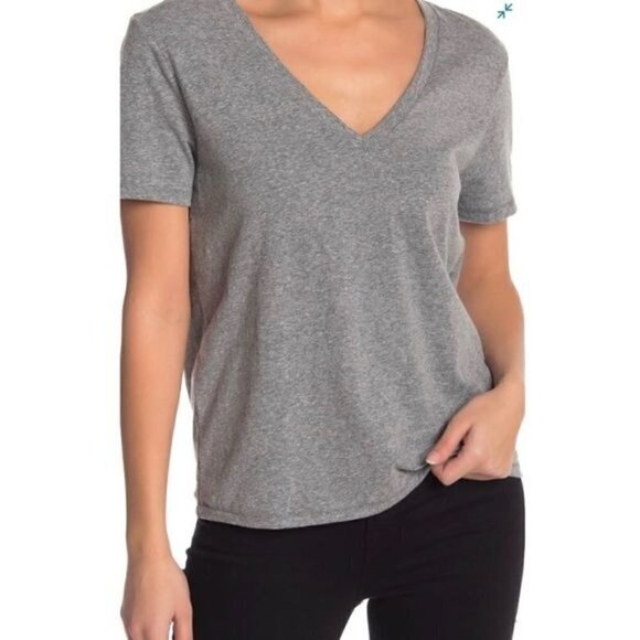 NWT BP Grey V-Neck Short Sleeve Top - Medium - Picture 1 of 3